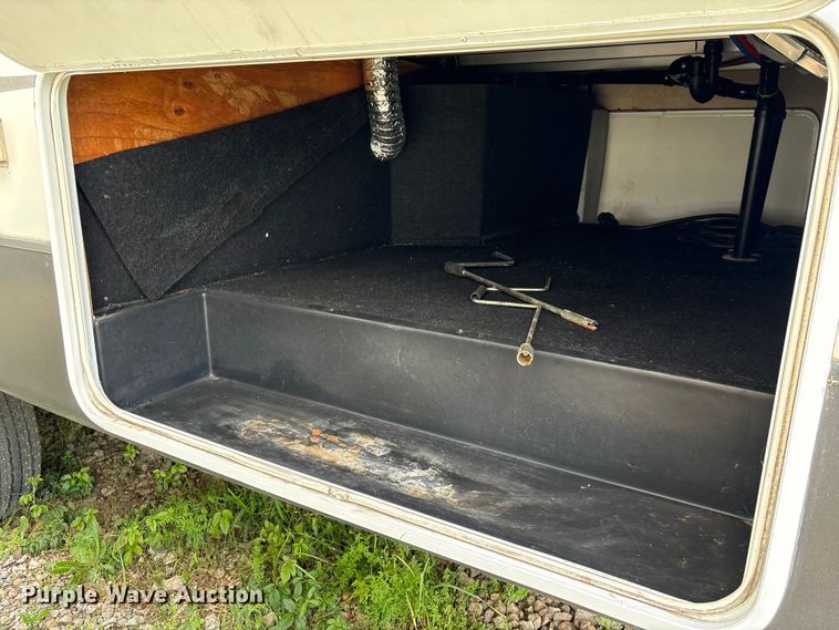 image for item EA7209 2014 Sabre Forest River 250RLUD camper