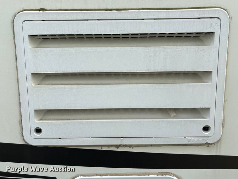 image for item EA7209 2014 Sabre Forest River 250RLUD camper