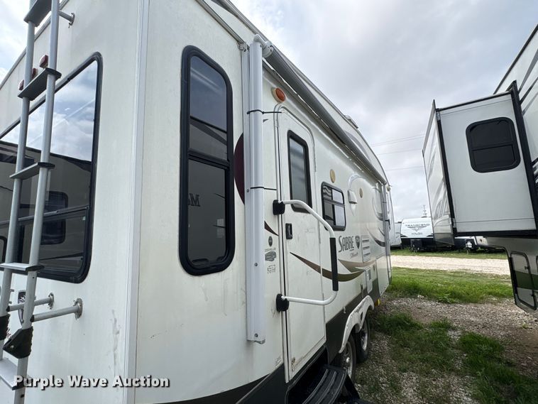 image for item EA7209 2014 Sabre Forest River 250RLUD camper