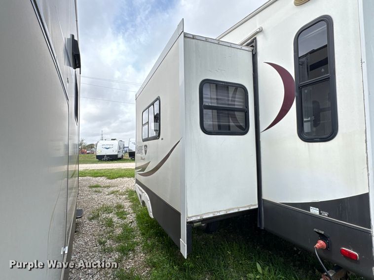 image for item EA7209 2014 Sabre Forest River 250RLUD camper