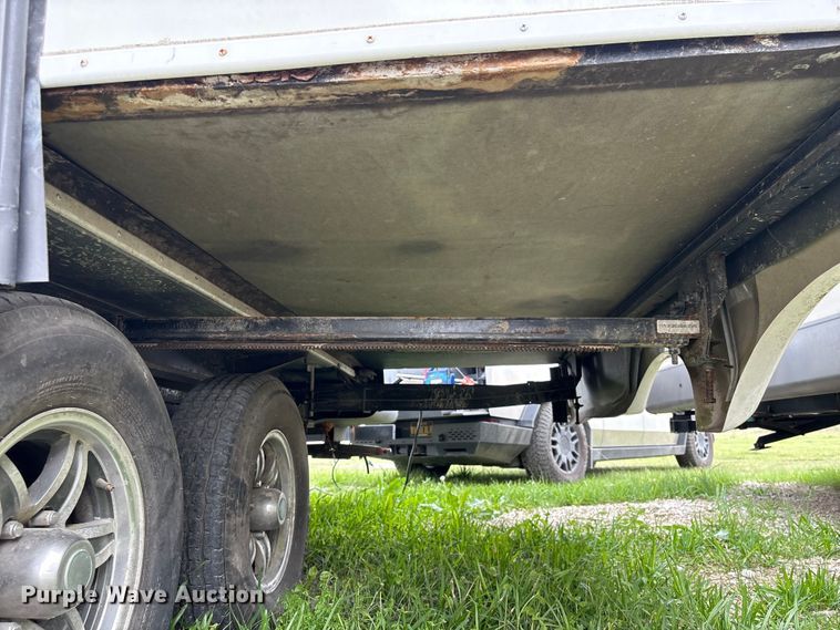 image for item EA7209 2014 Sabre Forest River 250RLUD camper