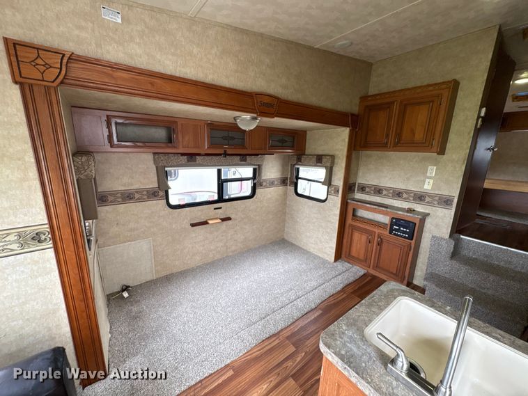 image for item EA7209 2014 Sabre Forest River 250RLUD camper