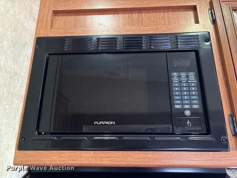 image for item EA7209 2014 Sabre Forest River 250RLUD camper