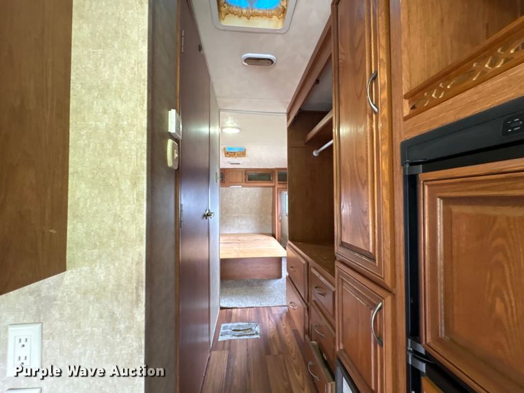 image for item EA7209 2014 Sabre Forest River 250RLUD camper