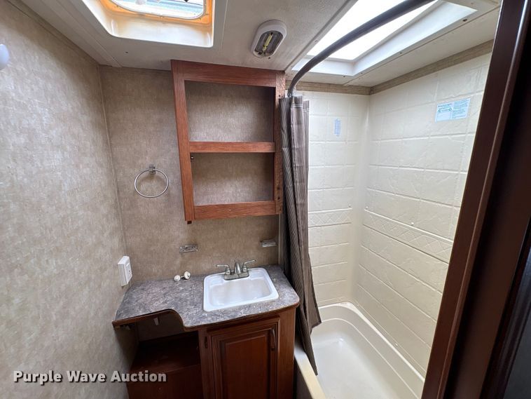 image for item EA7209 2014 Sabre Forest River 250RLUD camper