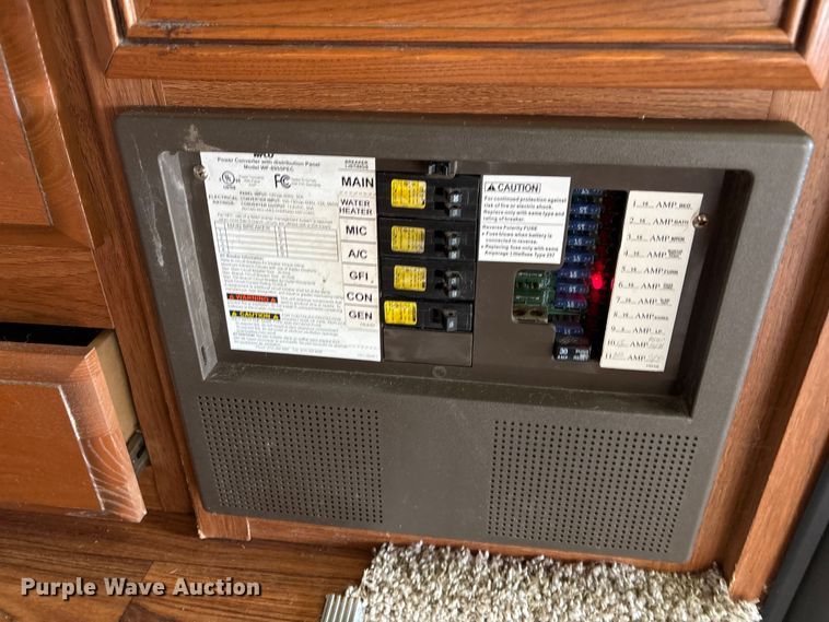 image for item EA7209 2014 Sabre Forest River 250RLUD camper