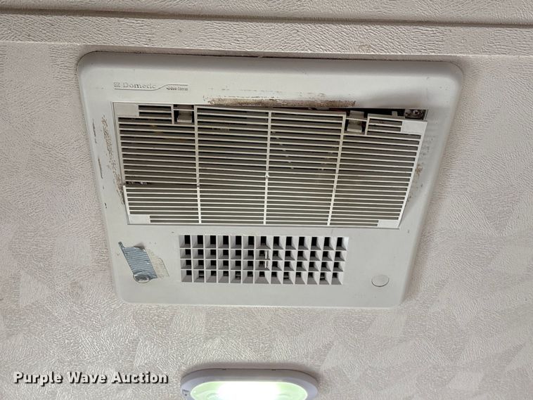 image for item EA7209 2014 Sabre Forest River 250RLUD camper