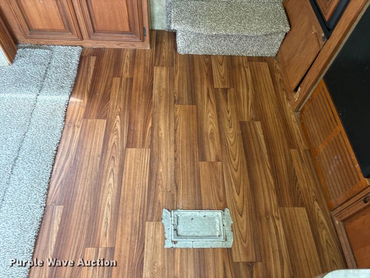 image for item EA7209 2014 Sabre Forest River 250RLUD camper