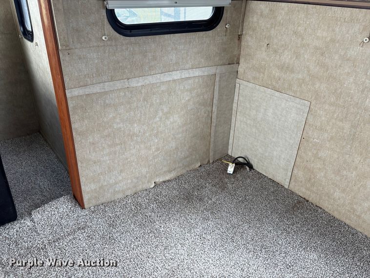 image for item EA7209 2014 Sabre Forest River 250RLUD camper