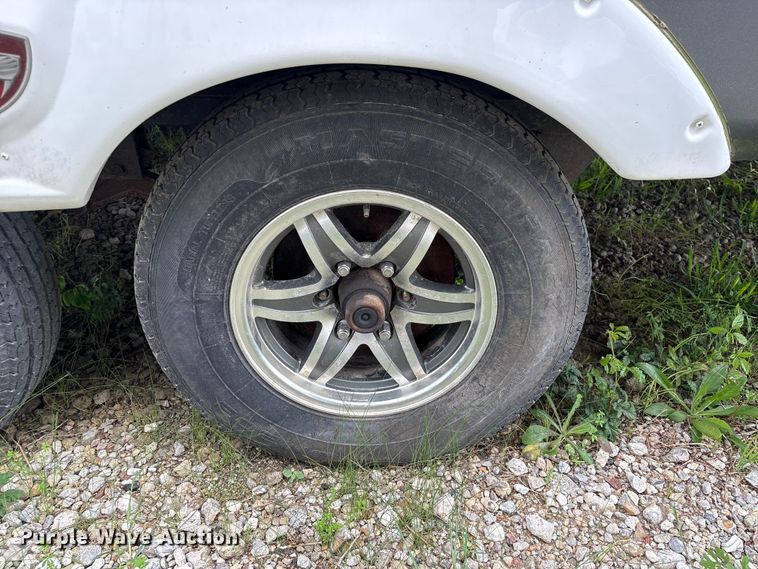 image for item EA7209 2014 Sabre Forest River 250RLUD camper