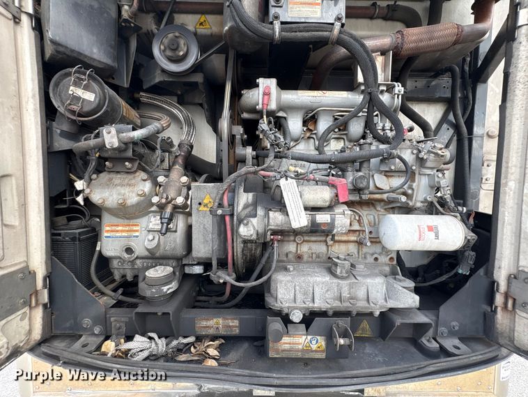 image for item EA7226 2018 Wabash refrigerated van trailer