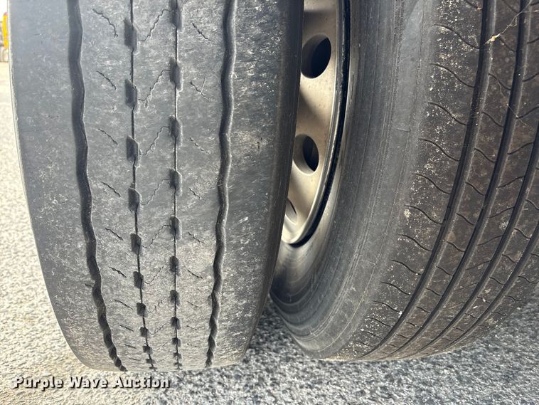 image for item EA7226 2018 Wabash refrigerated van trailer