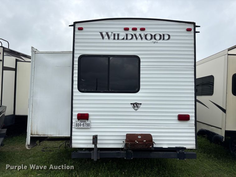 image for item EA7235 2014 Wildwood Forest River camper