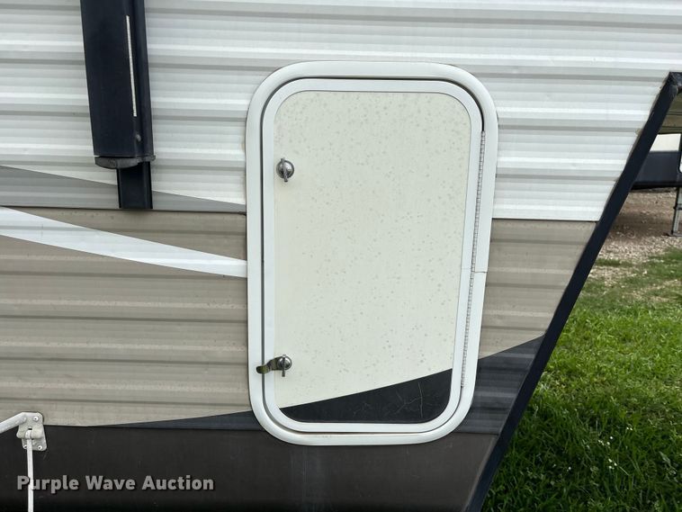 image for item EA7235 2014 Wildwood Forest River camper