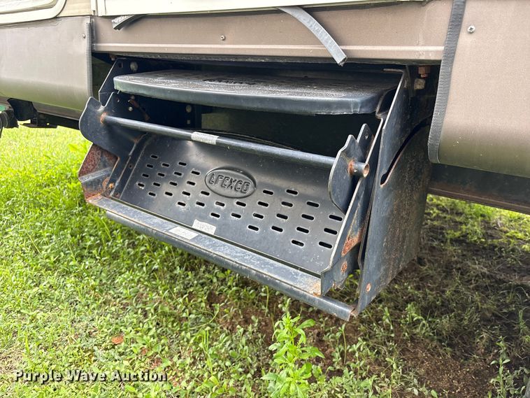 image for item EA7235 2014 Wildwood Forest River camper