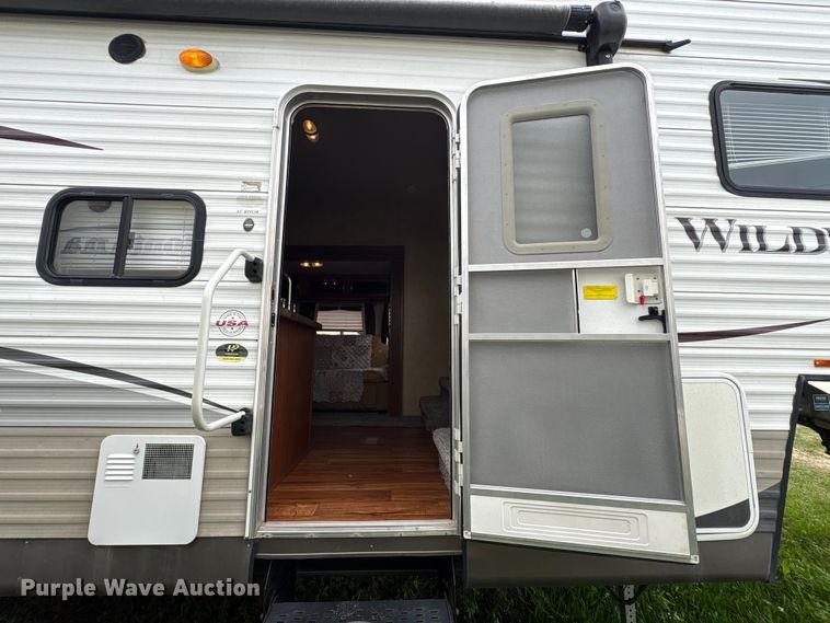 image for item EA7235 2014 Wildwood Forest River camper