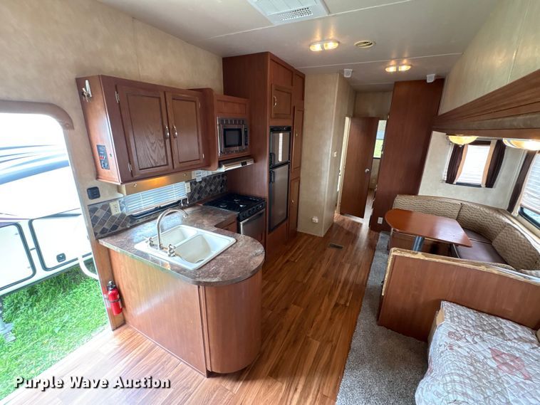 image for item EA7235 2014 Wildwood Forest River camper