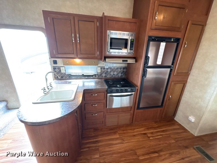 image for item EA7235 2014 Wildwood Forest River camper