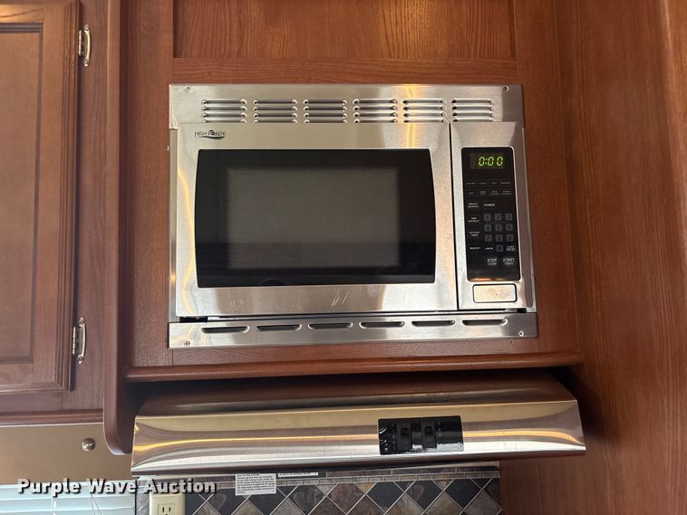 image for item EA7235 2014 Wildwood Forest River camper