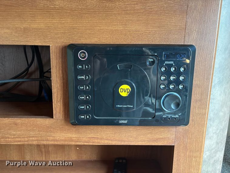 image for item EA7235 2014 Wildwood Forest River camper