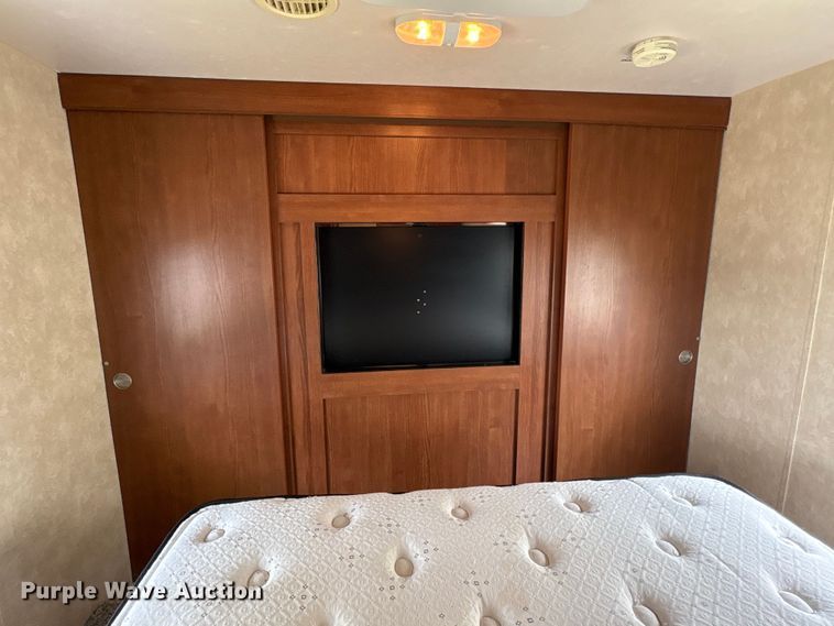 image for item EA7235 2014 Wildwood Forest River camper