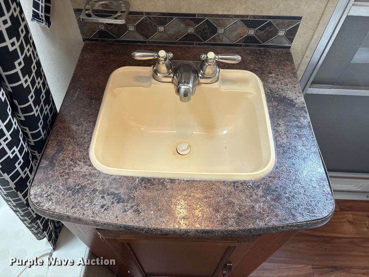 image for item EA7235 2014 Wildwood Forest River camper