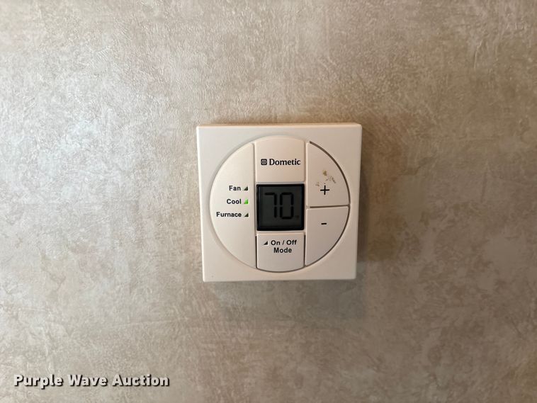 image for item EA7235 2014 Wildwood Forest River camper