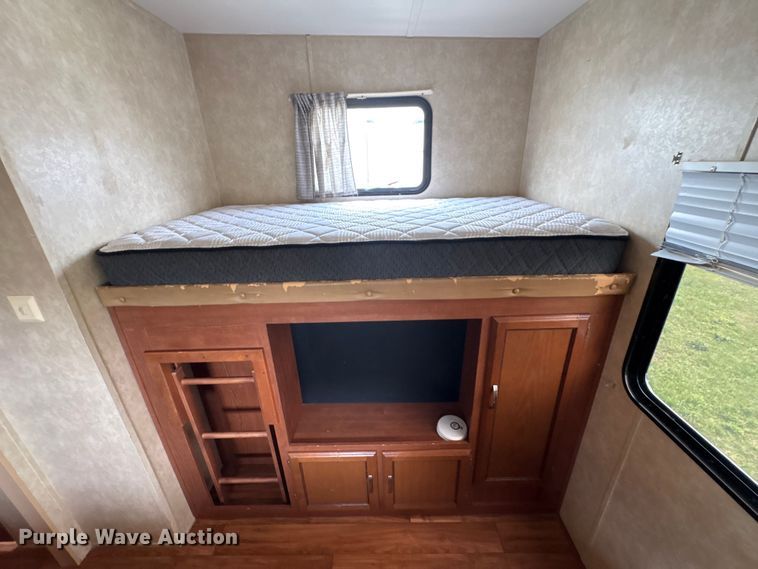 image for item EA7235 2014 Wildwood Forest River camper