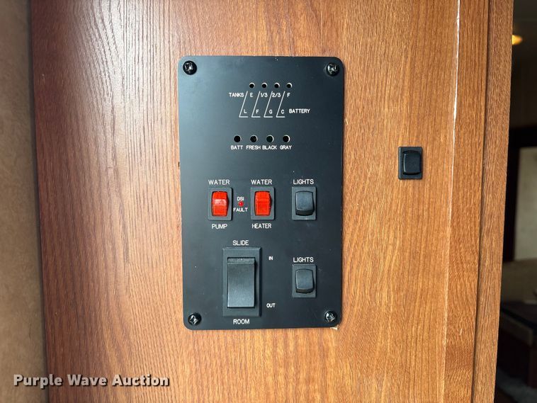 image for item EA7235 2014 Wildwood Forest River camper