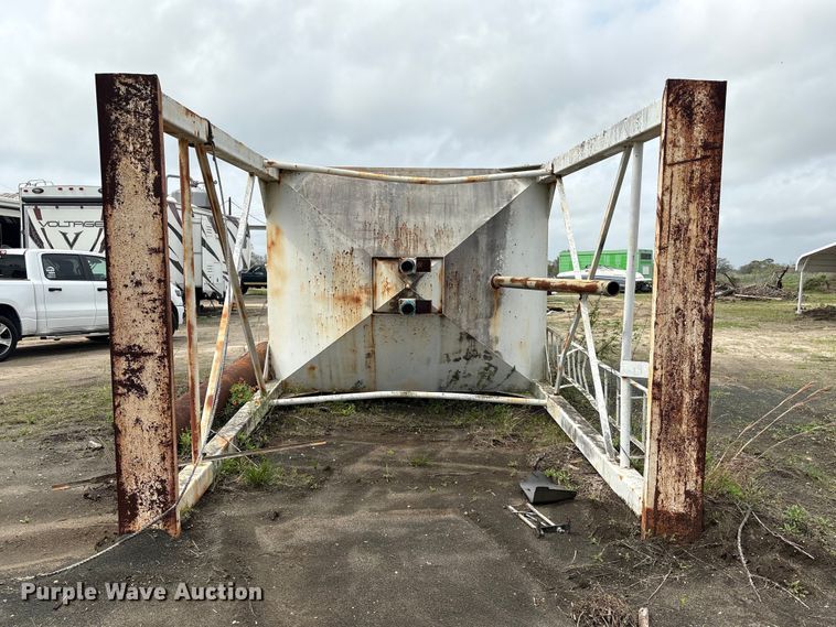 image for item EA7236 Concrete silo