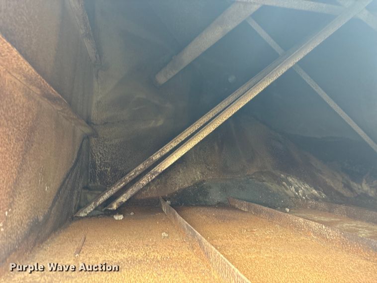 image for item EA7236 Concrete silo