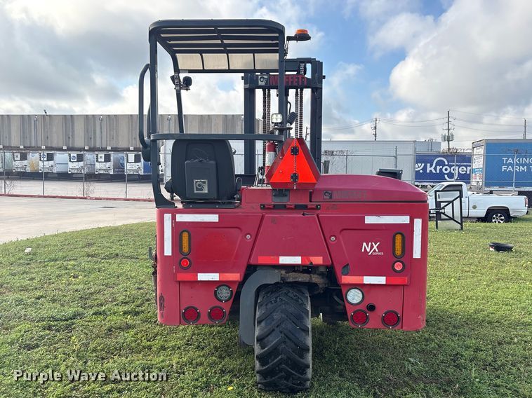 image for item EA7266 2016 Moffett M8 55.4 forklift