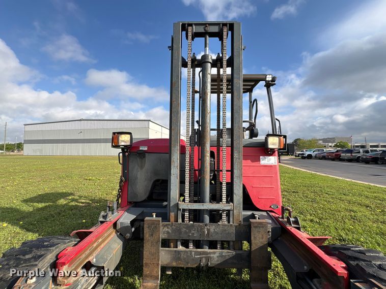 image for item EA7266 2016 Moffett M8 55.4 forklift