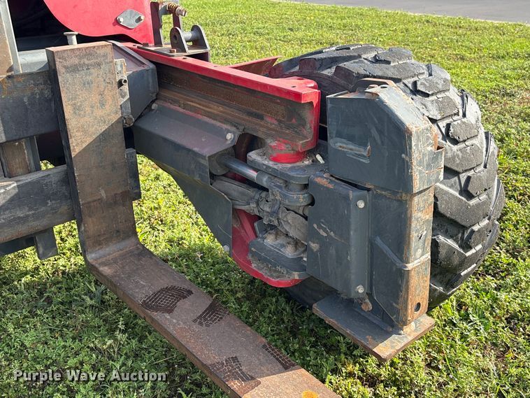 image for item EA7266 2016 Moffett M8 55.4 forklift