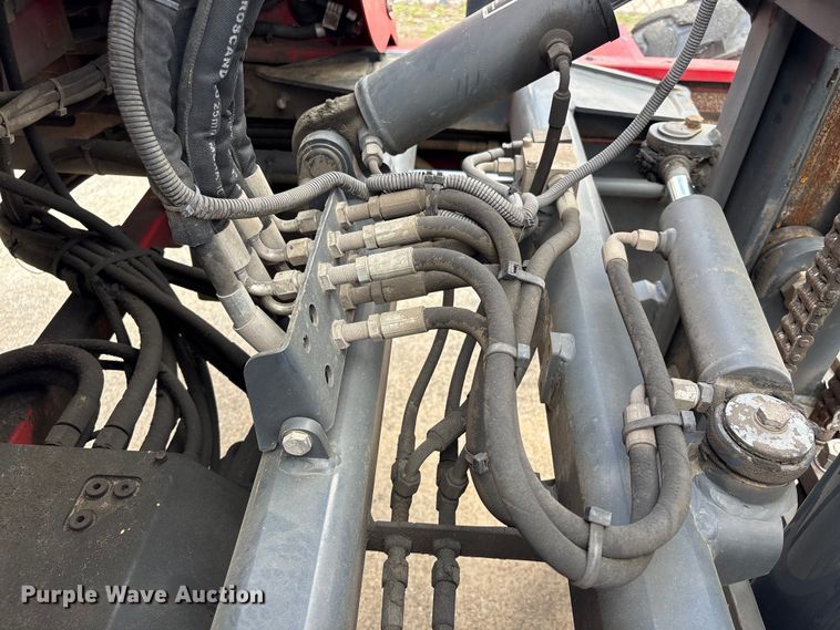 image for item EA7266 2016 Moffett M8 55.4 forklift