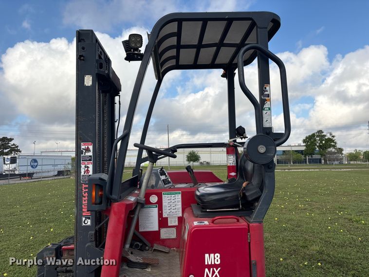 image for item EA7266 2016 Moffett M8 55.4 forklift