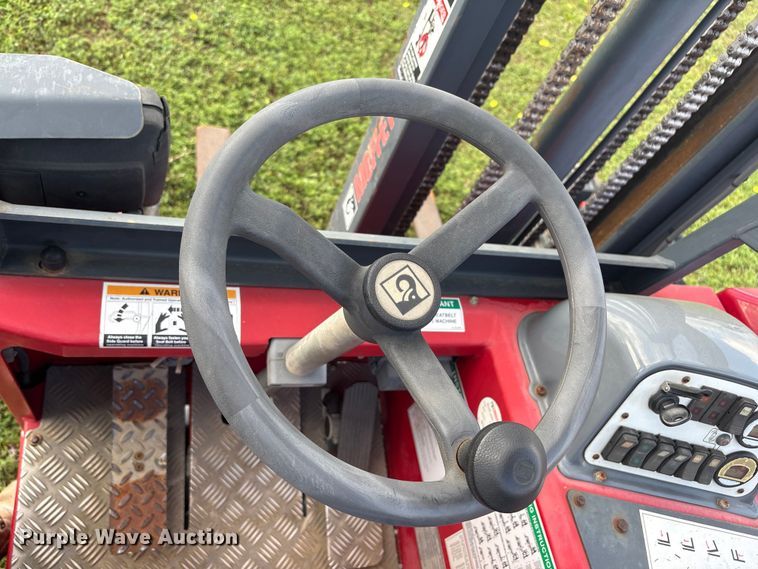 image for item EA7266 2016 Moffett M8 55.4 forklift