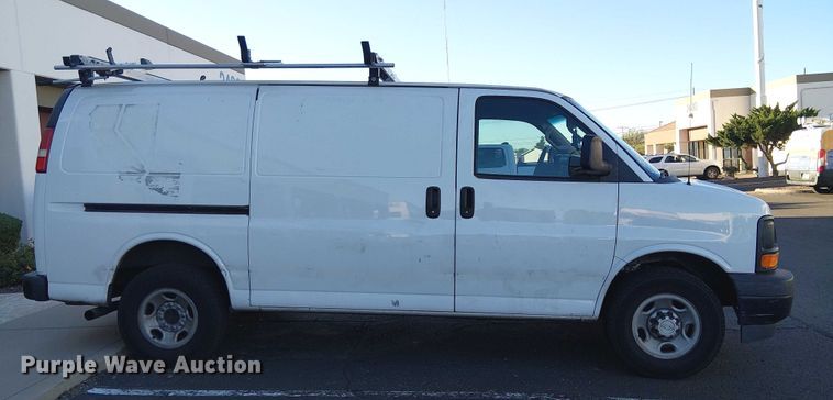 image for item EC1306 2017 Chevrolet Express 2500 van