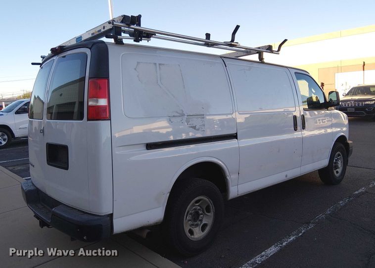 image for item EC1306 2017 Chevrolet Express 2500 van