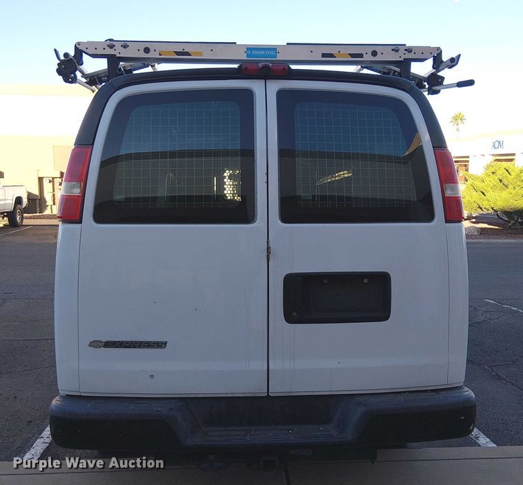 image for item EC1306 2017 Chevrolet Express 2500 van