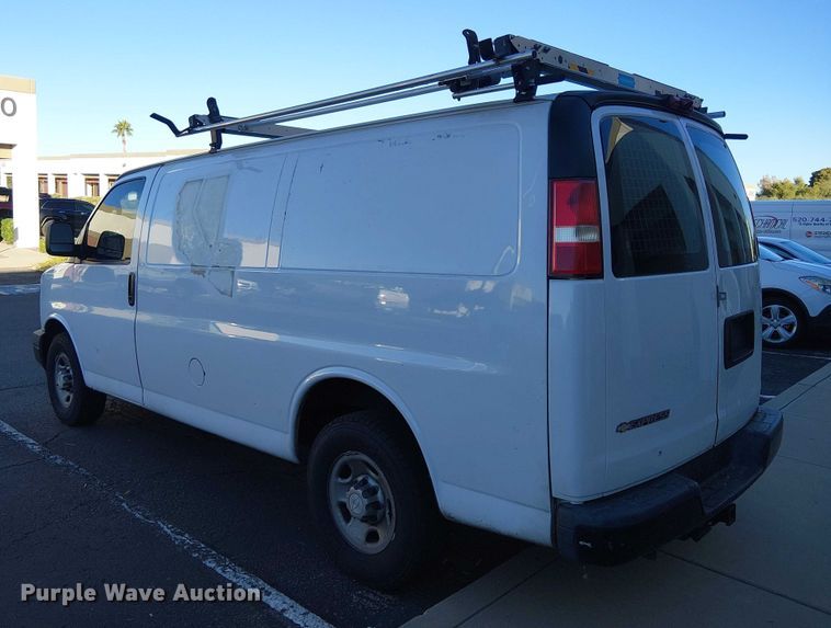 image for item EC1306 2017 Chevrolet Express 2500 van