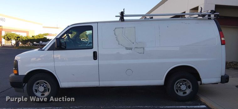 image for item EC1306 2017 Chevrolet Express 2500 van