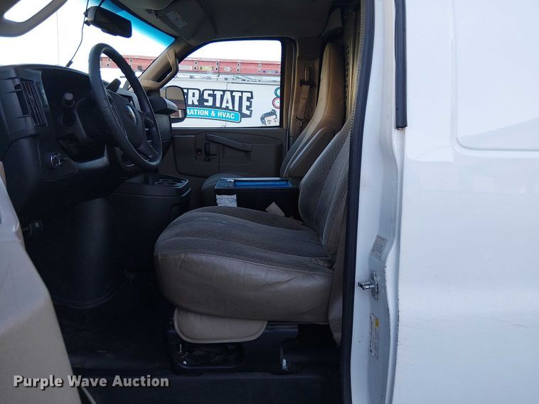 image for item EC1306 2017 Chevrolet Express 2500 van