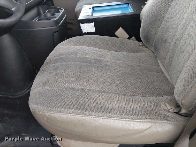 image for item EC1306 2017 Chevrolet Express 2500 van