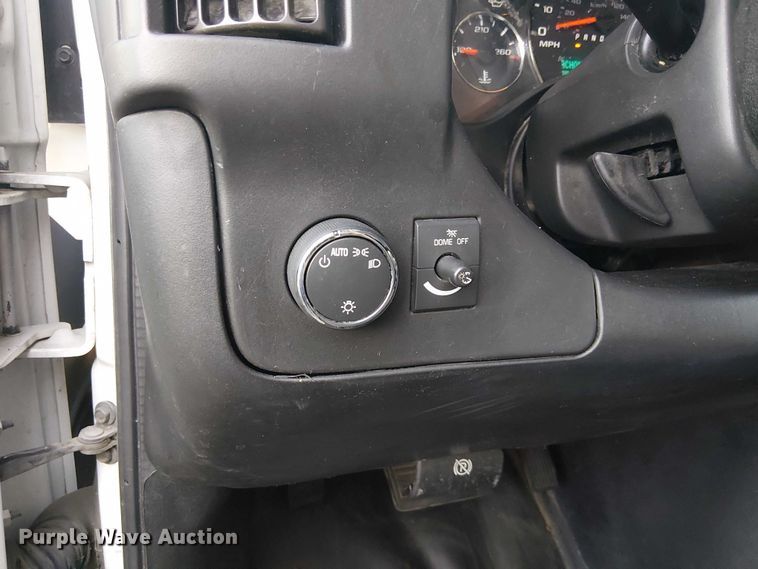 image for item EC1306 2017 Chevrolet Express 2500 van