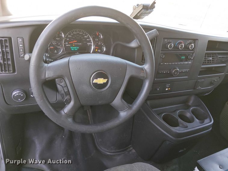 image for item EC1306 2017 Chevrolet Express 2500 van