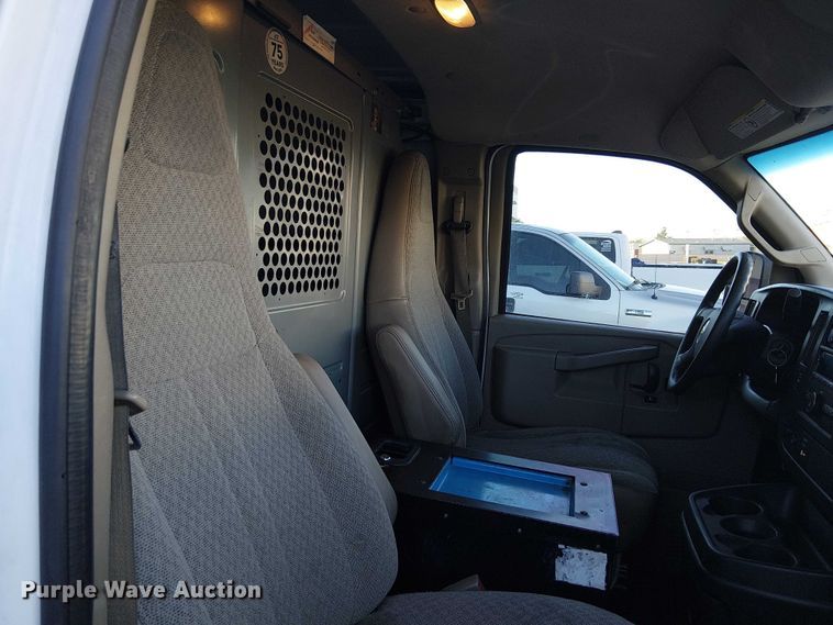 image for item EC1306 2017 Chevrolet Express 2500 van