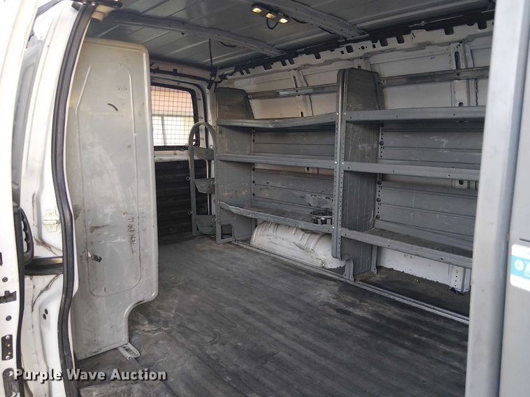 image for item EC1306 2017 Chevrolet Express 2500 van