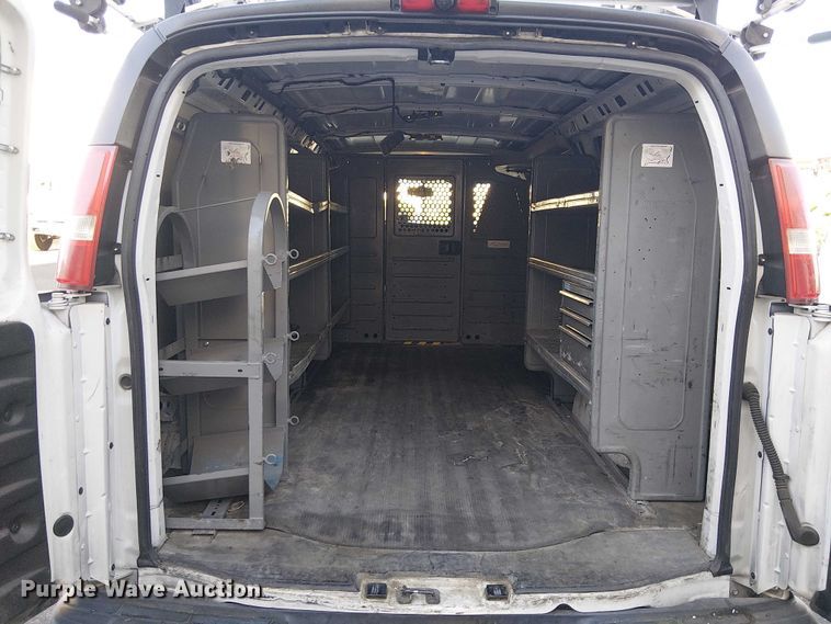 image for item EC1306 2017 Chevrolet Express 2500 van
