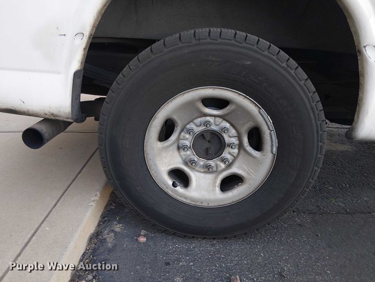 image for item EC1306 2017 Chevrolet Express 2500 van